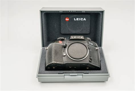 Top of the R Series Leica R8 SLR Camera with optional Leica Vario-Elmar-R 35-70 f3.5 or Leica ...