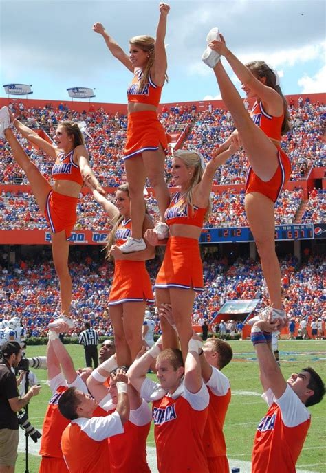 [Florida Gators] Pyramid : r/cheerleaders