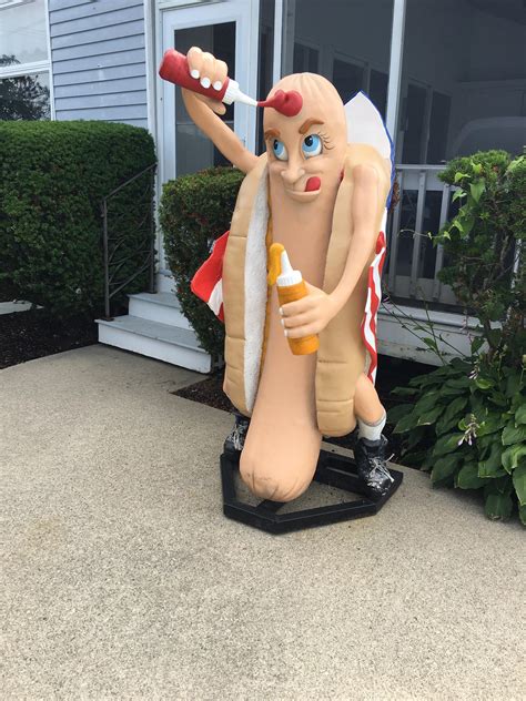 Anyone have any information on this hotdog statue? : r/whatisthisthing