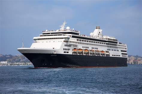 Holland America’s Veendam Kicks Off 2017 Port of Quebec Cruise Season ...