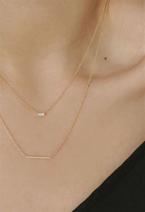 Minimal layers of gold necklaces by Vrai & Oro. #jewels #jewelsplata #… | Gold minimalist ...