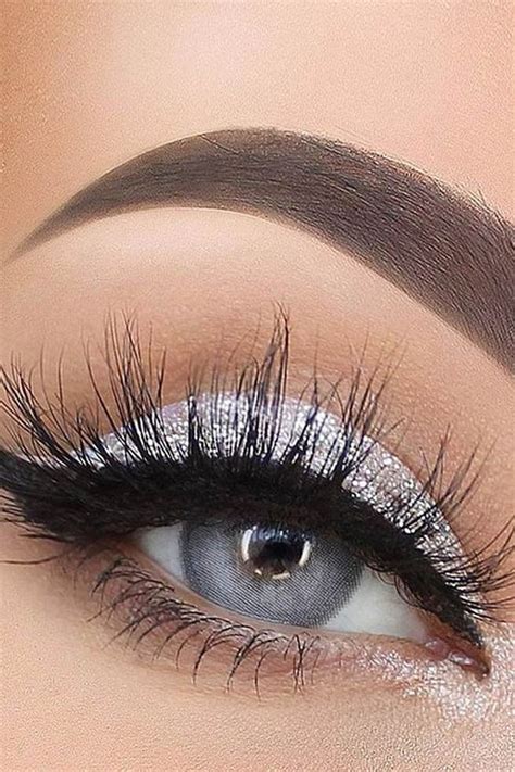 40+ Silver Eye Makeup Looks You Need to Try – Style Female