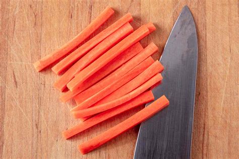 A Beginner’s Guide to Culinary Knife Cuts