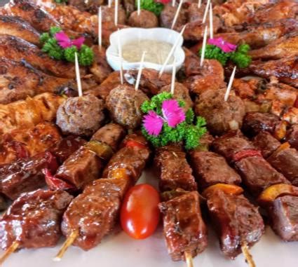 MEAT & CHICKEN PLATTER – Out n About Catering