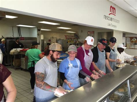 Rescue Mission volunteers serve 1,200 lbs. of turkey, 20 gallons of ...