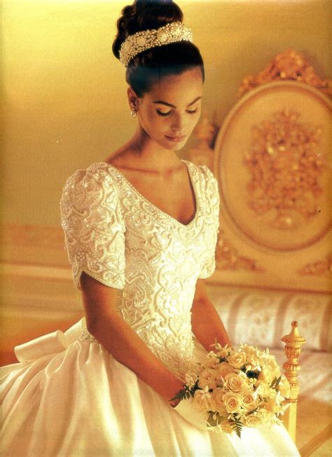 Life of a Artistik Prodigy | Bridal gowns vintage, Wedding gowns ...