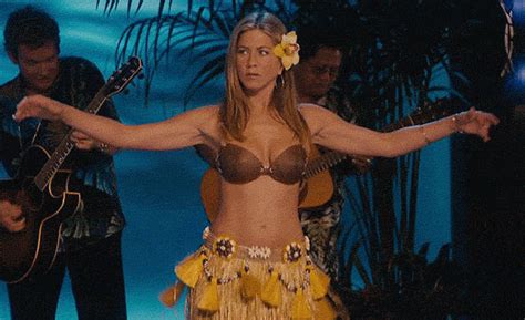 Jennifer Aniston Just Seems To Get Hotter With Each Passing Day (15 gifs)