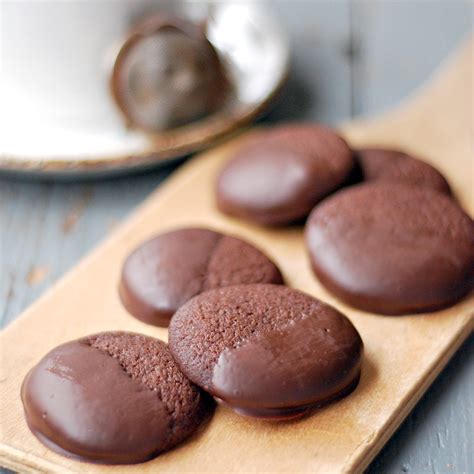 Chocolate Mint Biscuits - Essential Vegan