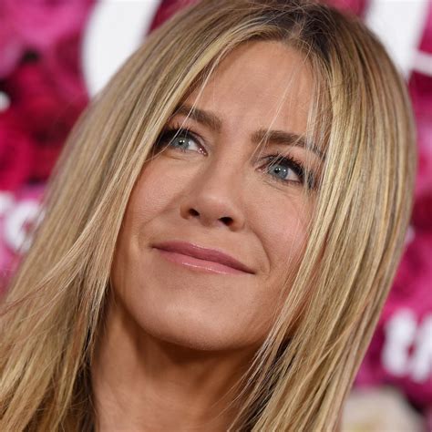 Jennifer Aniston on Dry Eyes: "I Was Addicted to Eye Drops"