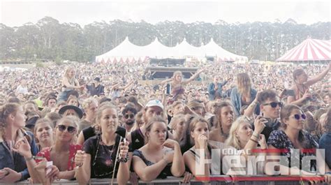 Crowd-crush injuries shock festival’s fans - colacherald.com.au