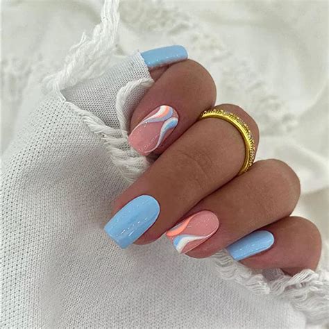 You'll Love These Trendy (and Beginner-Friendly) Gel Nail Designs