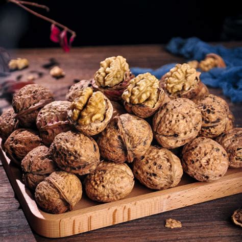 Chinese Yunnan walnuts thin peel dried walnuts with lowest price,China price supplier - 21food