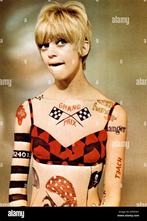 GOLDIE HAWN in LAUGH-IN (1967), directed by MARK WARREN. Credit: NBC / Album Stock Photo - Alamy