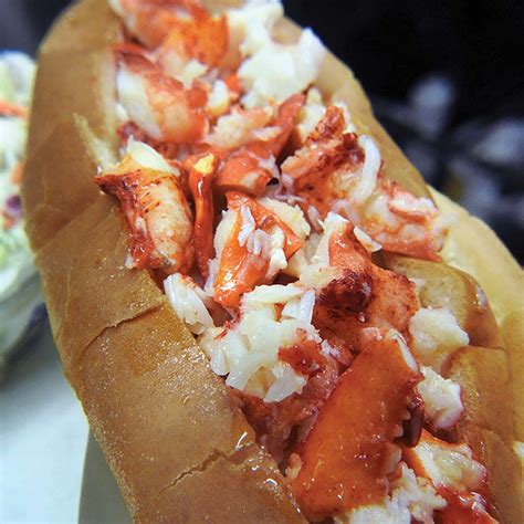 The 10 Best Lobster Rolls in Connecticut