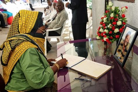 NURU THE LIGHT: PRESIDENT JAKAYA KIKWETE ALONGSIDE FIRST LADY SALMA ...