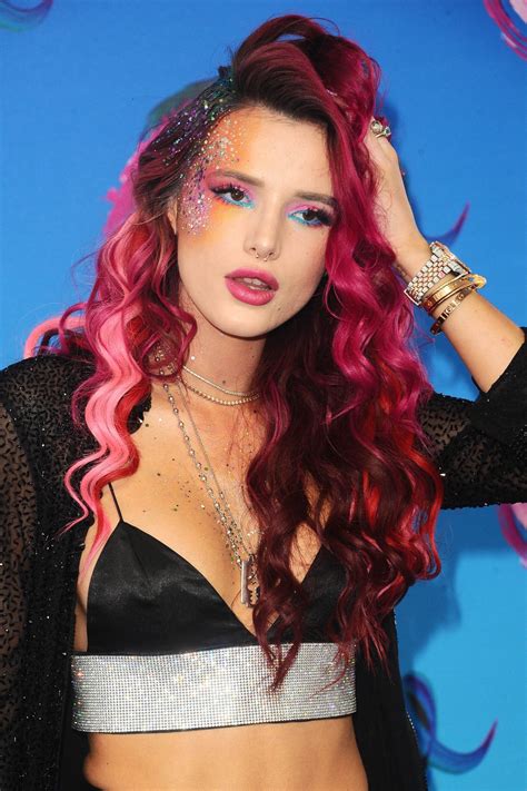 Bella Thorne - Teen Choice Awards in Los Angeles 08/13/2017