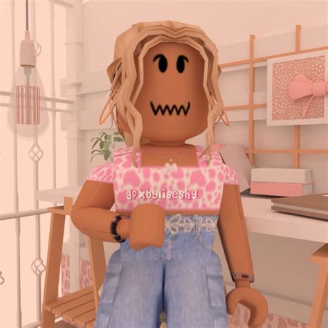 Cute Aesthetic Roblox PFP