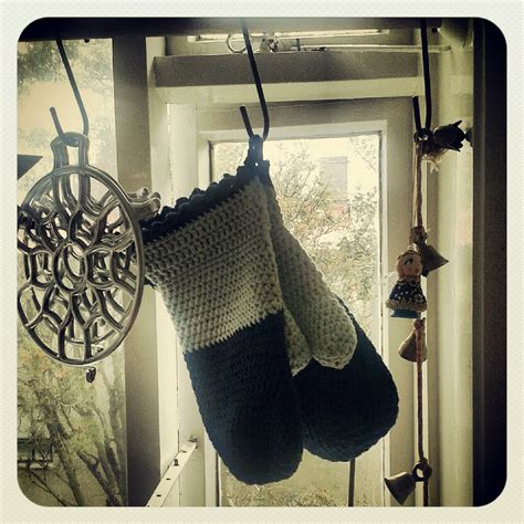 Woollen Thoughts: Crochet Oven Mitts