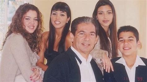 Las Kardashian recuerdan a su padre en el día de su cumpleaños