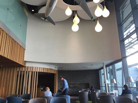 REVIEW: Aer Lingus Lounge, Terminal 2 Dublin Airport - Miles from Blighty