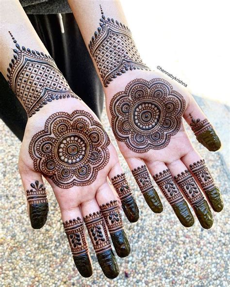 Pretty & Classic Mehndi Designs for the Mother of the Bride/Groom ...