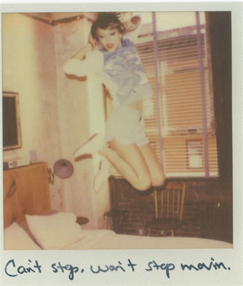 Taylor Swift 1989 Polaroid Photoshoot | Taylor's, Taylor swift, Fotos polaroid