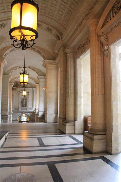 Le Palais de Justice, Historic Courthouse in the Heart of Paris | Urbansider