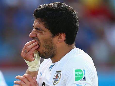 Luis Suarez bite: Uruguay striker swerves Giorgio Chiellini incident ...