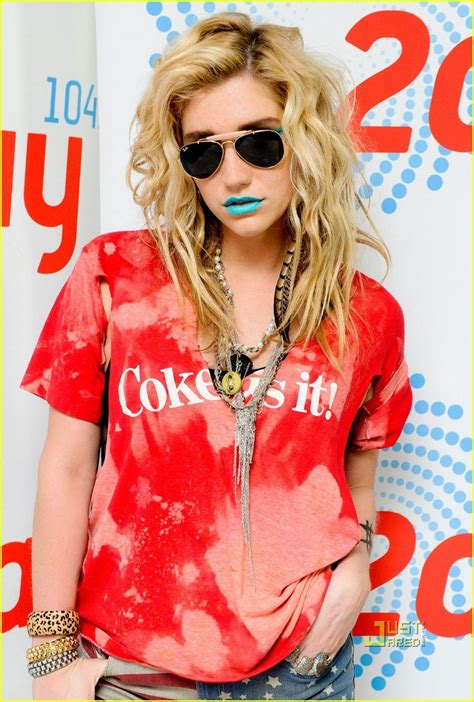 yah, i'm not ashamed. i love her. Kesha Concert, Kesha Rose, American Flag Shorts, Cute Costumes ...