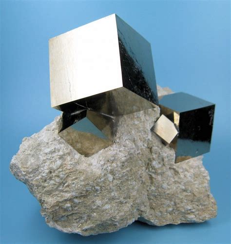 Pyrite (fool's gold) in cube crystal formation. | Rock and Gem My World | Minerals, Minerals ...