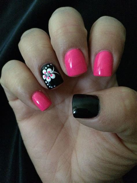 Pink and black nails :) Summer Nails Colors, Nail Art Summer, Nail Colors, Spring Nails, Glitter ...