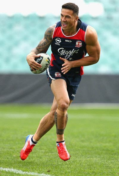 Sonny Bill Williams trains during a Sydney Roosters NRL training ...