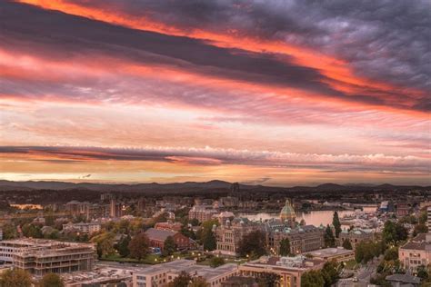 7 amazing photos of tonight's sunset over Victoria