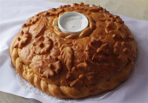 File:Russian bread and salt.jpg - Wikimedia Commons