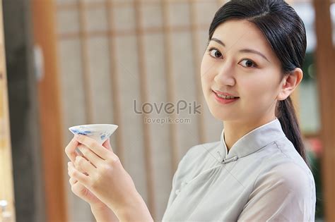 Square Beauty Hand Holding Tea Cup Picture And HD Photos | Free Download On Lovepik
