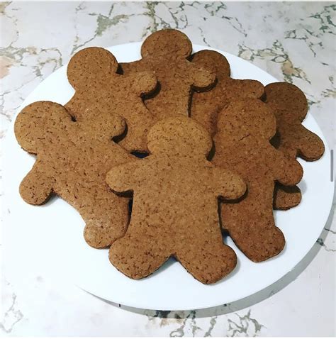 Gingerbread Men – Kate and Kathryn