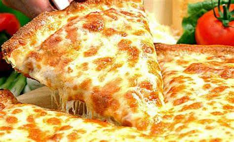 How different types of cheese affect how pizzas look