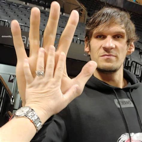 Boban Marjanovic's hands are 14... - Basketball Network