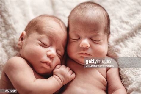 25 Newborn Twins Sleeping On White Blanket Stock Photos, High-Res ...