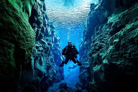 Diving between continents | Adventure Vikings