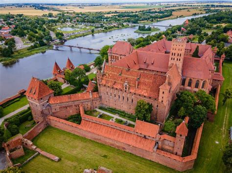 Malbork - The biggest castle in the world - MrShuttle.com