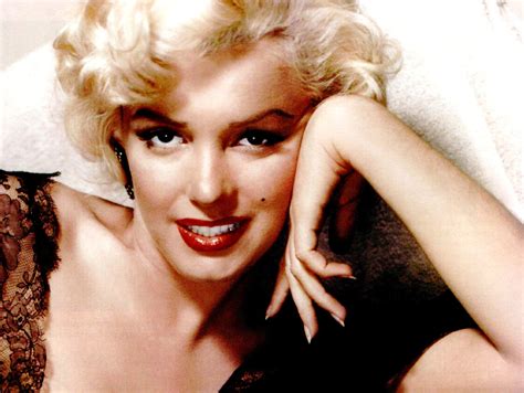 Marilyn Monroe - Biography, Height & Life Story | Super Stars Bio