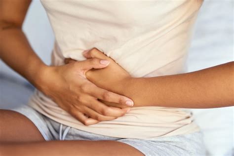 Upper stomach pain: 10 causes and when to see a doctor
