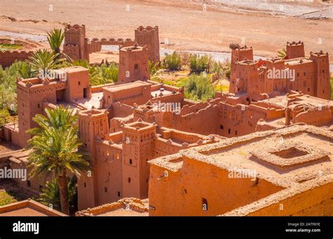 Ancient mud brick houses of Ait-Ben-Haddou, Morocco Stock Photo - Alamy