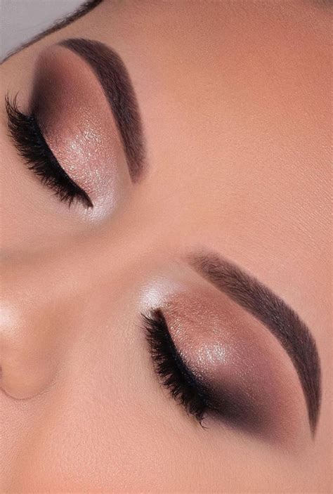 Gorgeous Eyeshadow Looks The Best Eye Makeup Trends : Classic Smoked Eyelook