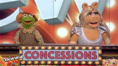 Kermit the Frog and Miss Piggy Perform "Muppets Haunted Mansion" Number on "The View"