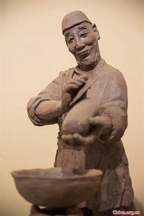 Clay sculptures reflect traditional life in Beijing- China.org.cn