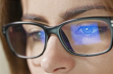 What Do Anti-Glare Glasses Do? | Calgary | Eye Effects