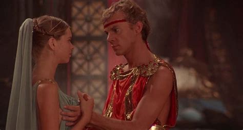 Malcolm McDowell and Teresa Ann Savoy in Caligula (1979) | Belleza, Fotos, Arte