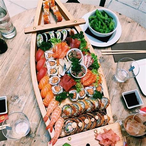 Sushi boat!!!! 🚤🛥⛵️🍣🍣🐠 Eaten by @jorissenab ... | Make Sushi 1